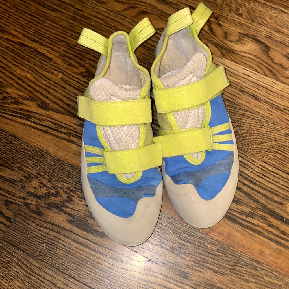 Used climbing shoes
